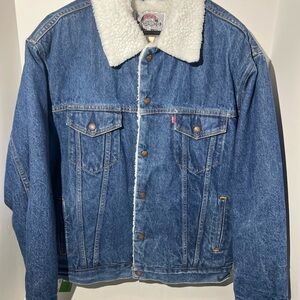 Vtg Levi’s Sherpa lined jacket large